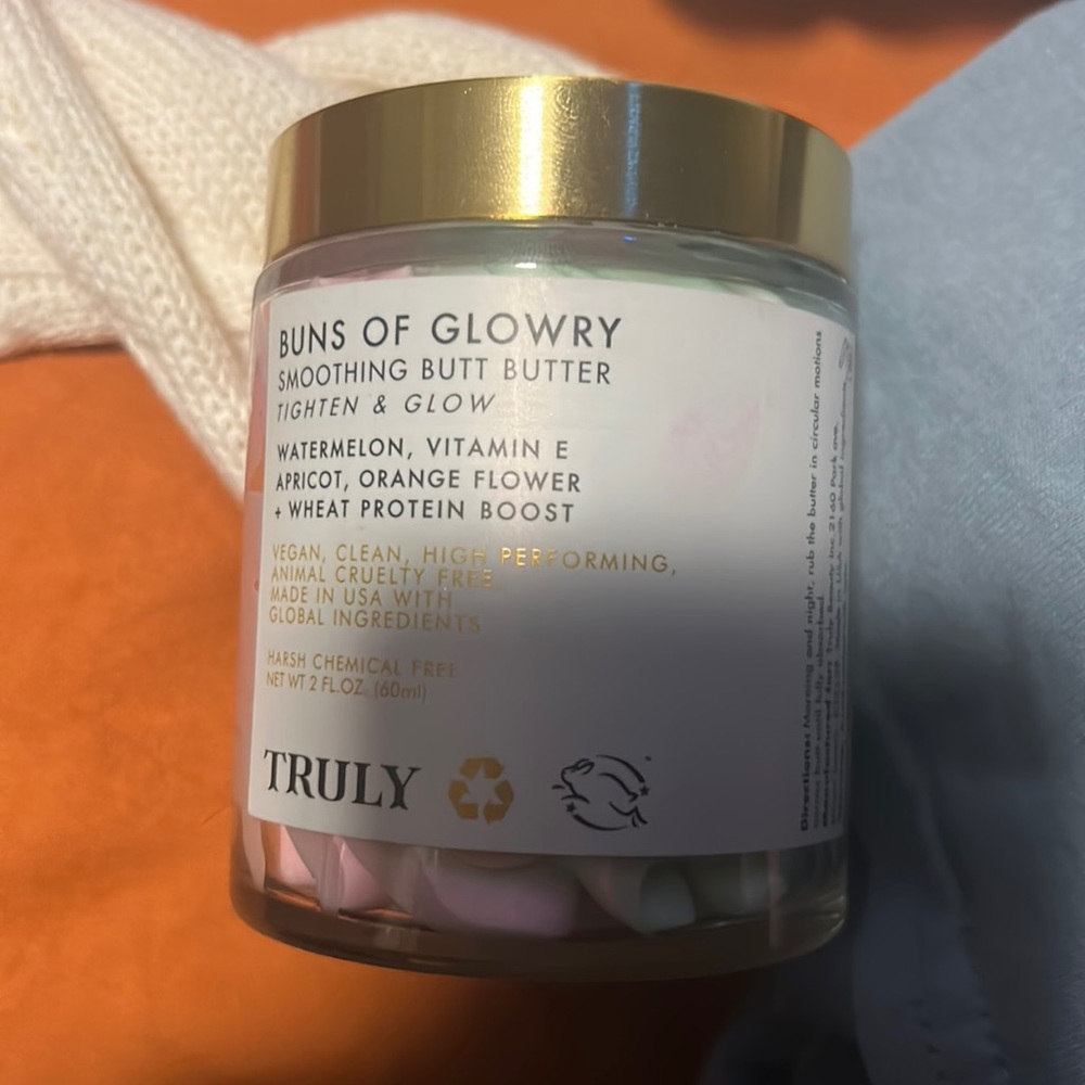 TRULY BUNS OF GLOWRY smoothing butt butter